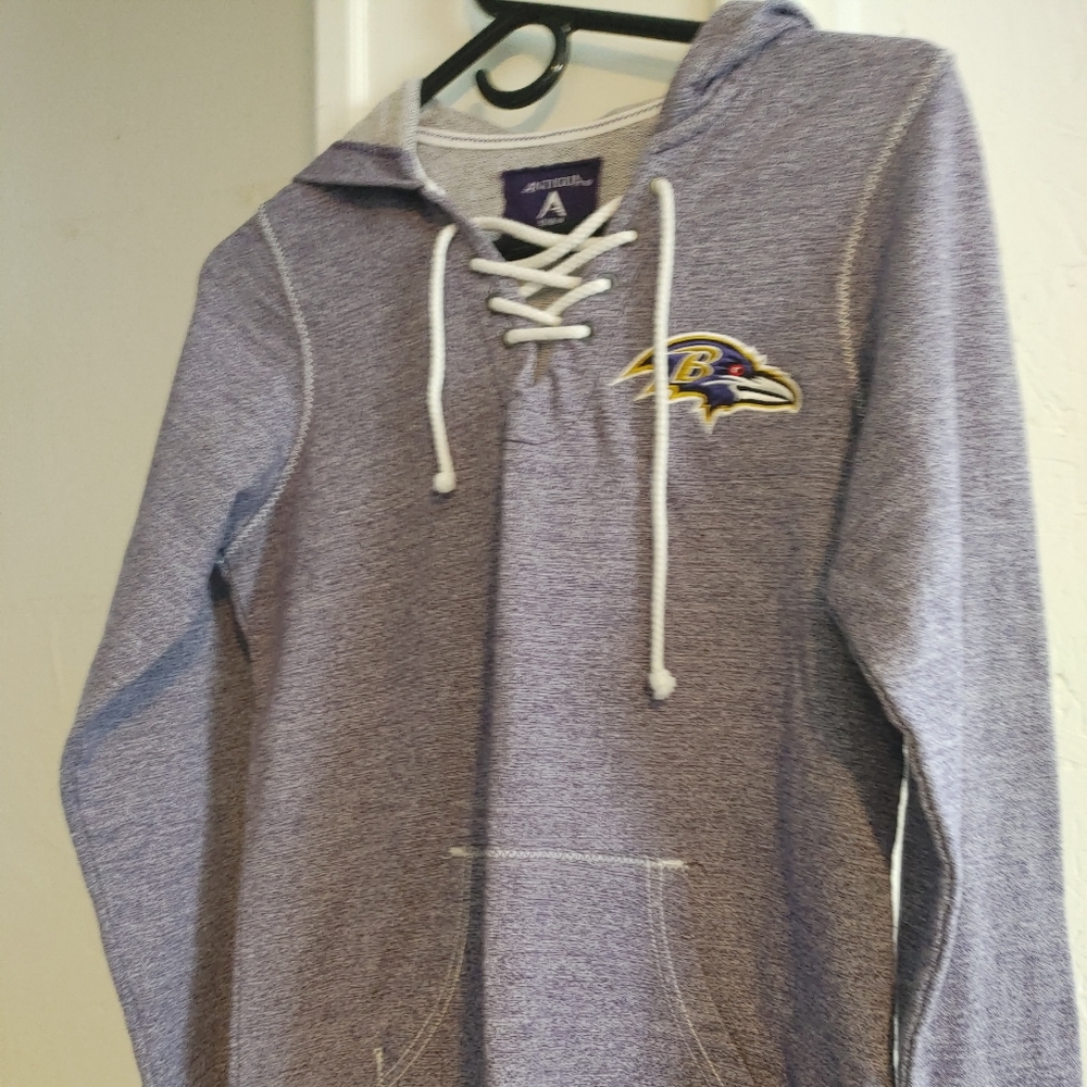 Ladies Ravens Long sleeve hoodie top in great condition hardly wore. Size medium